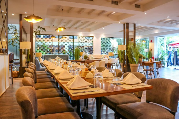 Karel T-Lounge